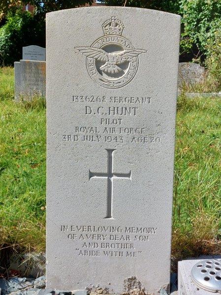 Commonwealth War Grave Memorial to Sergeant D C Hunt